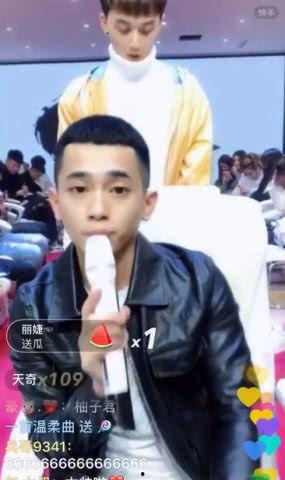 吴迪深夜爆料视频播放,揭秘娱乐圈不为人知的一面 第2张 吴迪深夜爆料视频播放,揭秘娱乐圈不为人知的一面 第2张